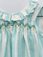 Cargar imagen en el visor de la galería, Vestido Rayas Celeste con Smocked
