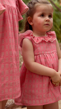 Cargar imagen en el visor de la galería, Vestido Salmon con Revuelos
