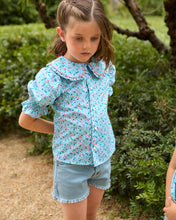 Cargar imagen en el visor de la galería, Conjunto Camisa Floral y Short Jeans Gris
