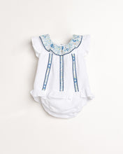 Cargar imagen en el visor de la galería, Vestido Blanco Floral
