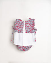 Cargar imagen en el visor de la galería, Conjunto Floral Fuscia con Blanco
