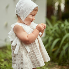 Cargar imagen en el visor de la galería, Vestido Beige con Rayas
