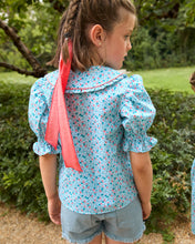 Cargar imagen en el visor de la galería, Conjunto Camisa Floral y Short Jeans Gris
