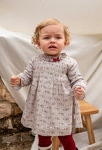 Cargar imagen en el visor de la galería, Vestido Beige Colección “Chispa”
