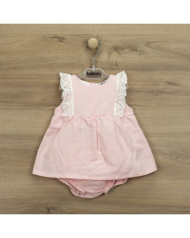 Vestido Rosado con Encaje en Mangas